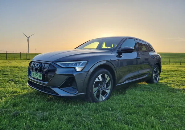 audi Audi e-tron cena 198500 przebieg: 90600, rok produkcji 2022 z Grudziądz